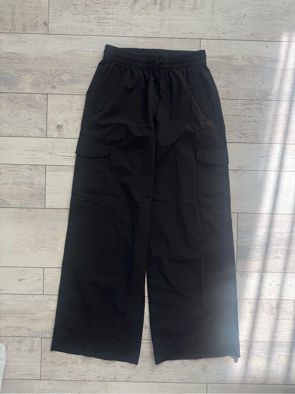 Old Navy Black Wide-Leg Cargo Joggers